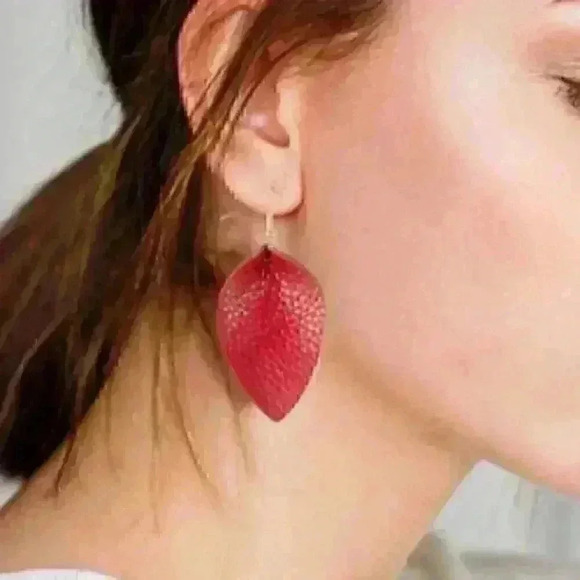 Handmade Leaf Dangle Leather Teardrop Earrings - Picture 4 of 4